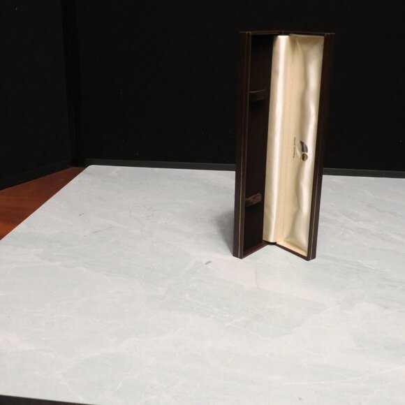 Classic Jeweler's Jewelry Box - Picture 6 of 7